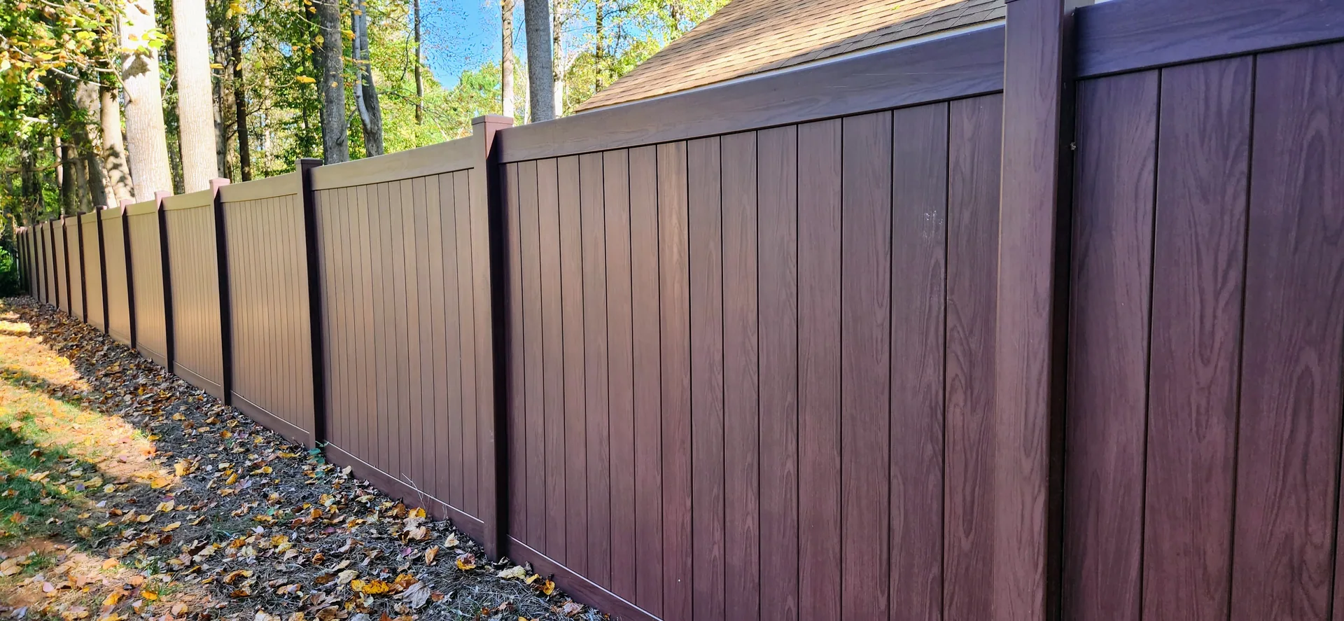 Vinyl Privacy Fence Options for Backyards