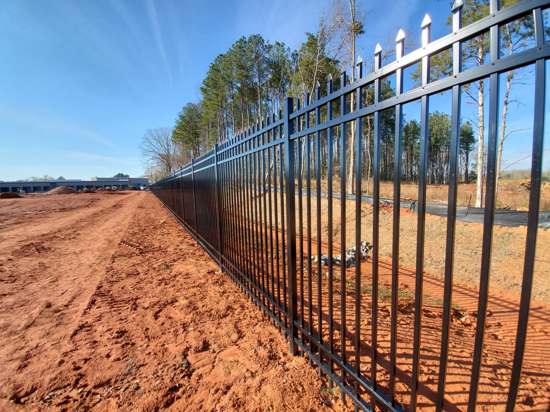 What Shapes the Price of a Fence Package