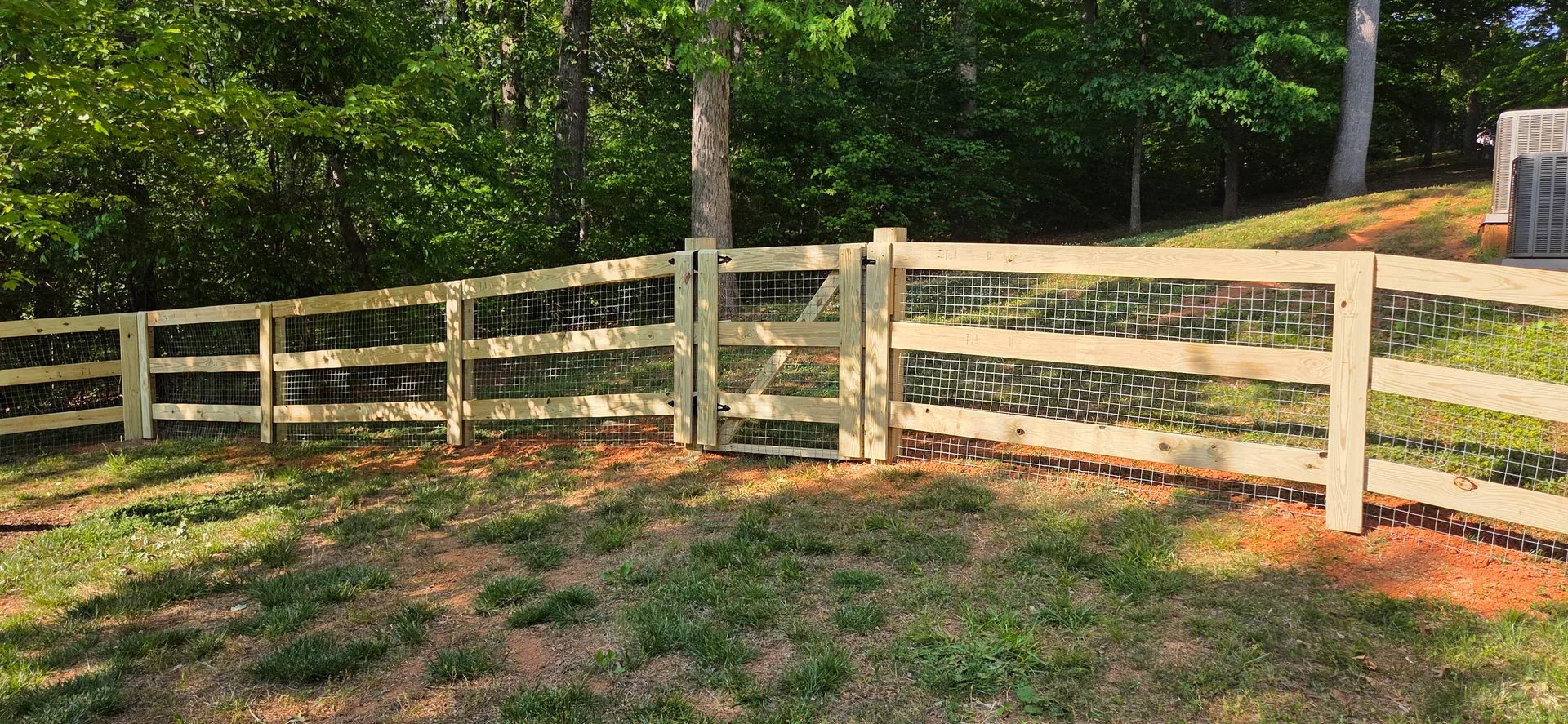 A Hometown Fence Company for Lowell, NC